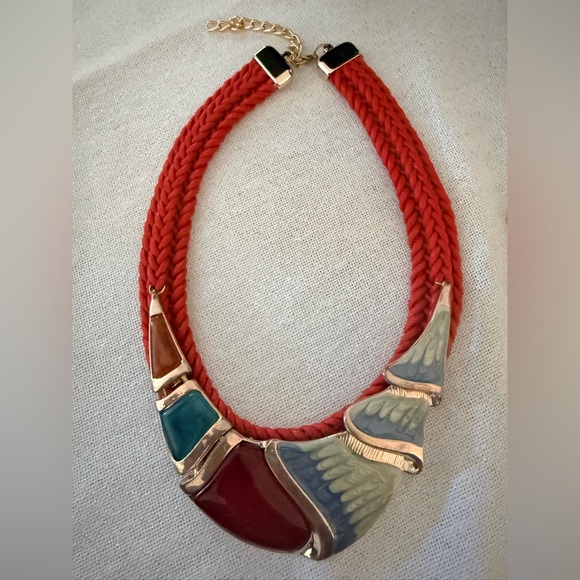 Vintage Colorful Beaded Necklace and earrings
6 necklaces
2 earrings - Picture 2 of 16